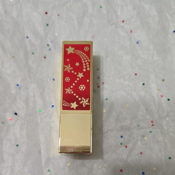 Estee Lauder Red and Gold Lipstick - Picture 1 of 4